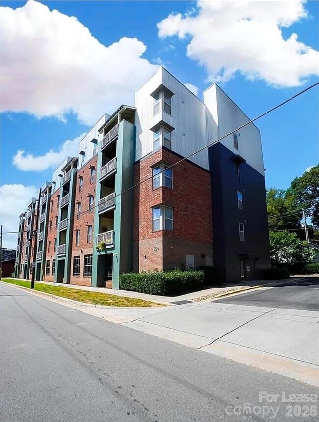 Building Photo - 630 Calvert St Unit 206