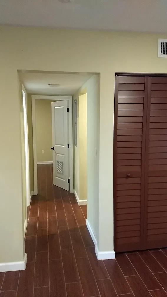 pasillo - 8360 SW 122nd St Unidad 1