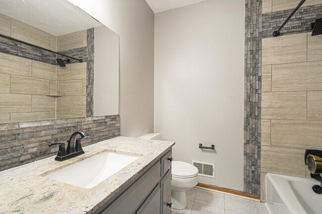 Photo - 8011 E 130th Ct