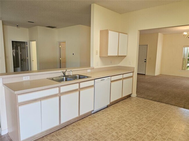 Photo - 27 Red Top Ln