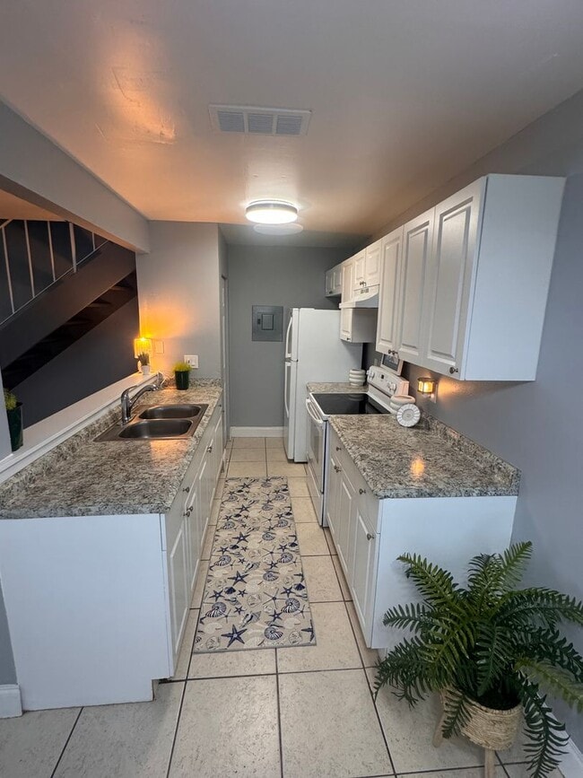 Building Photo - Open House Friday 8/8/25 Saturday 8/9/25 f...