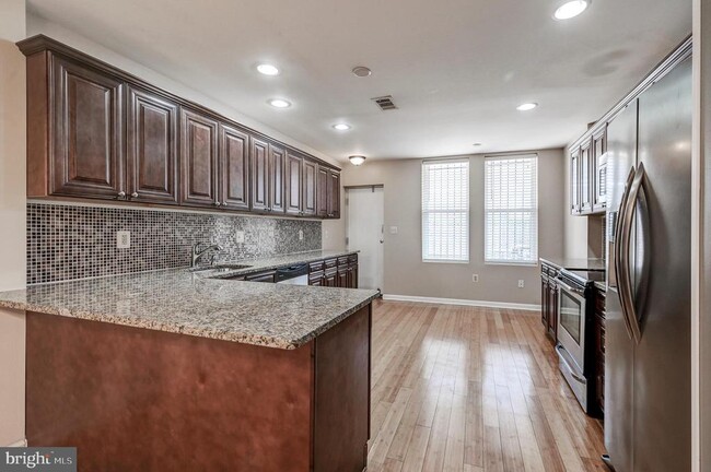 Photo - 2103 E Madison St