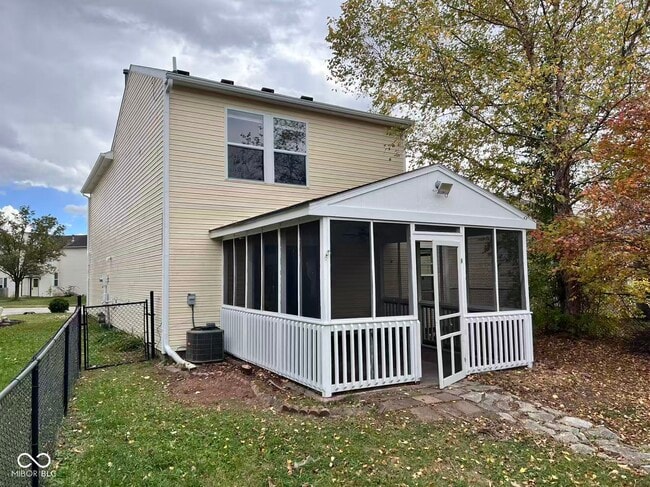 Photo - 4450 Connaught W Dr