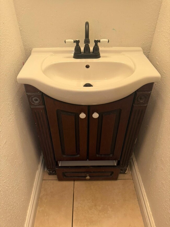 Photo - 2660 W 76th St