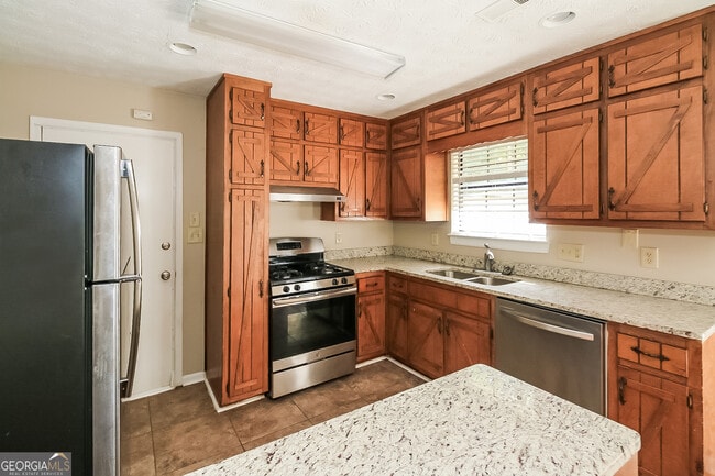 Photo - 105 Shannon Chase Way