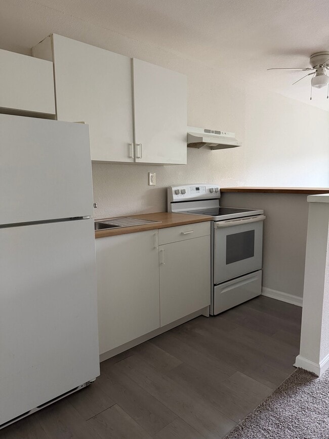 Photo - 2412 Azalea Garden Rd Unidad 212