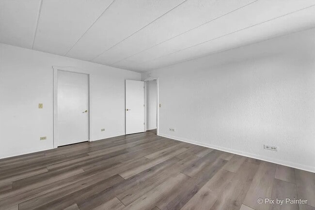 Photo - 1 One Renaissance Pl Unit 1017