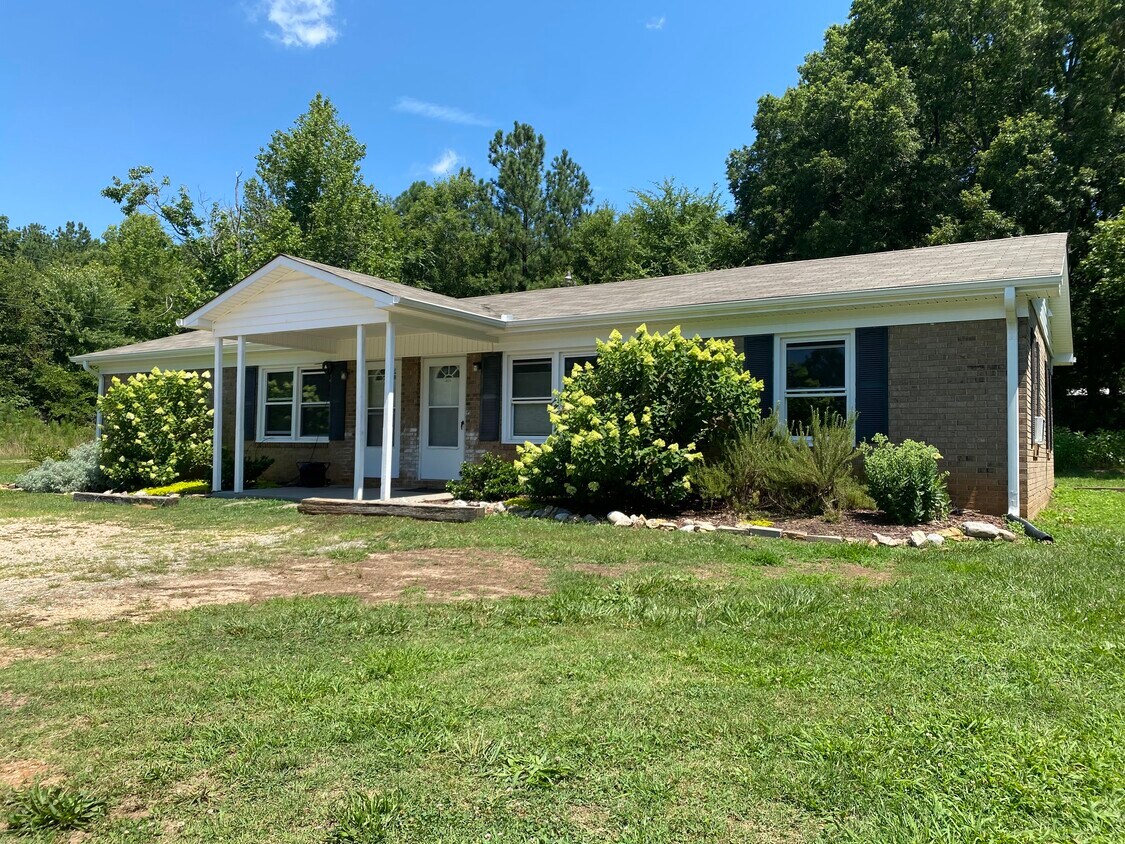 Exterior - front - 421 Faucette Mill Rd. (Hillsborough, NC)