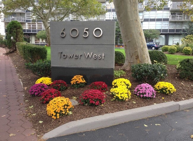 Building Photo - 6050 JFK Blvd E Unit 00-3-E