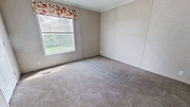 Photo - Move-In Ready Mobile Home with Upgrades!