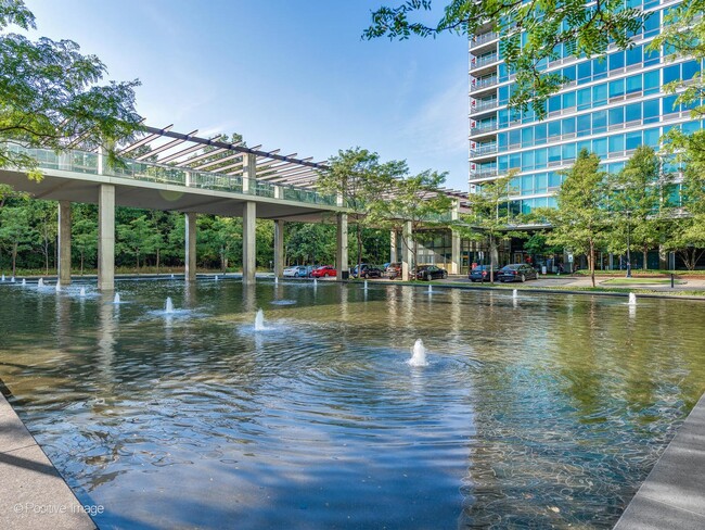 Photo - 9715 Woods Dr Unit 1301