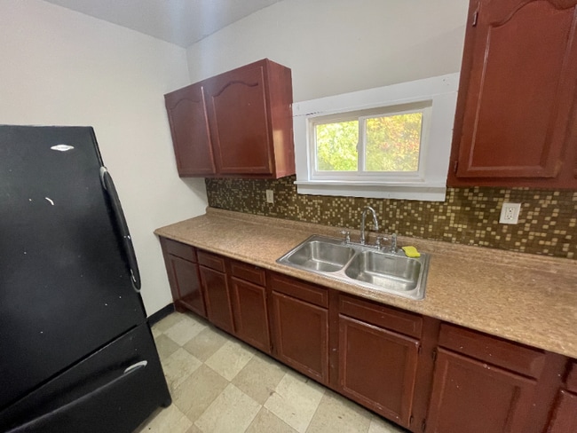 Photo - 6553 Newman Ave