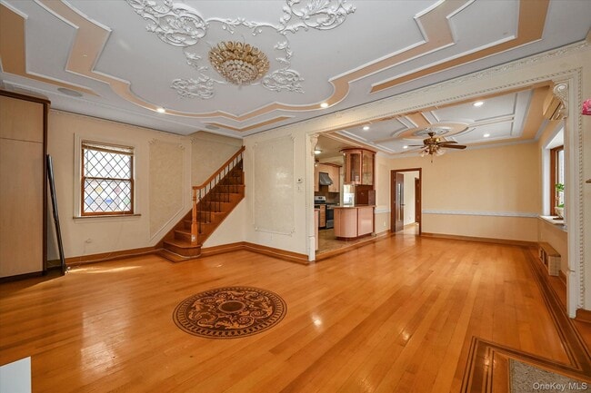 Photo - 63-42 Alderton St