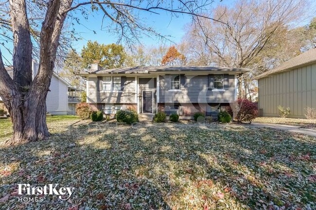 Building Photo - 1018 NE Trailwood Dr Rental
