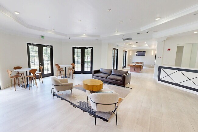 Photo - Pinnacle at MacArthur Place