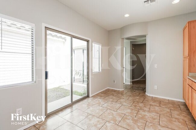 Photo - 4680 E Laurel Ave