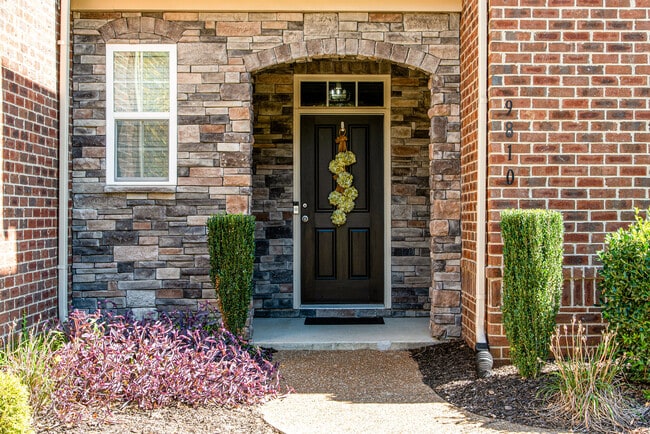 Photo - 9810 Glenmore Ln