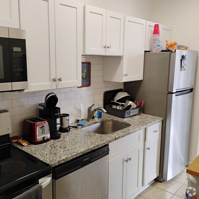 Building Photo - 273 Hudson Ave Rental