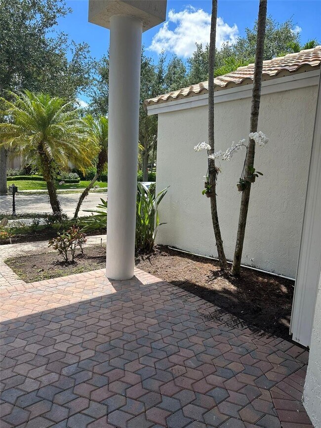 Photo - 3066 Lakewood Cir