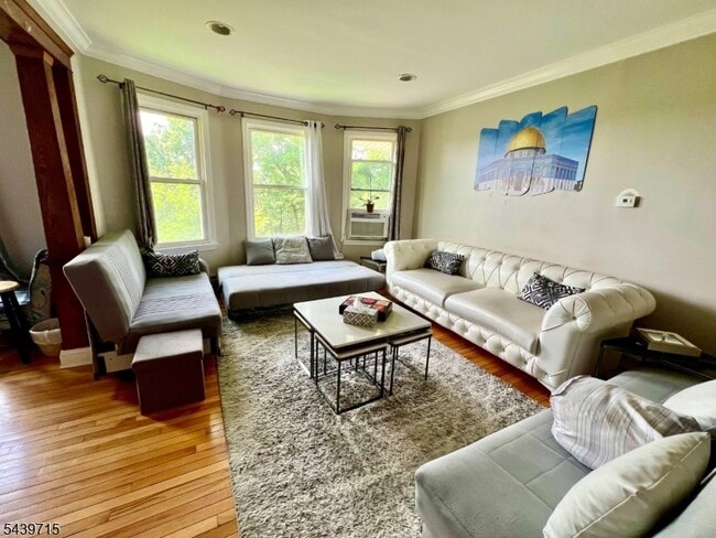 Photo - 420 Lakeview Ave