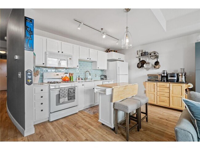 Photo - 929 Portland Ave Unidad 908