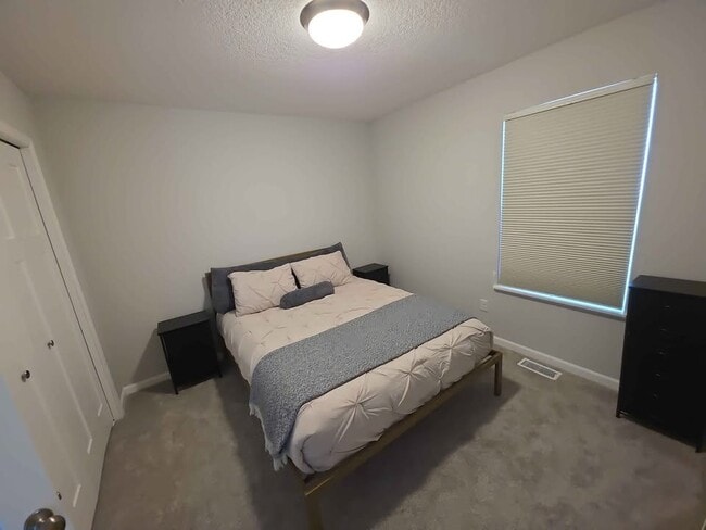 Photo - 1541 Traverse Ln