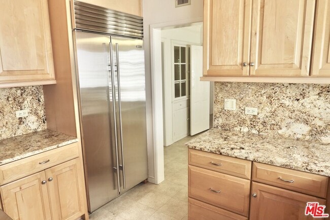 Photo - 210 S Spalding Dr