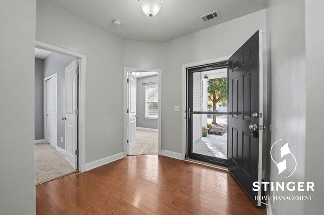 Photo - 12 Whitewater Way