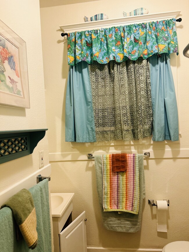 Each apartment is provided with all Linens for a comfortable stay - The Lindsay Furnished Apartments