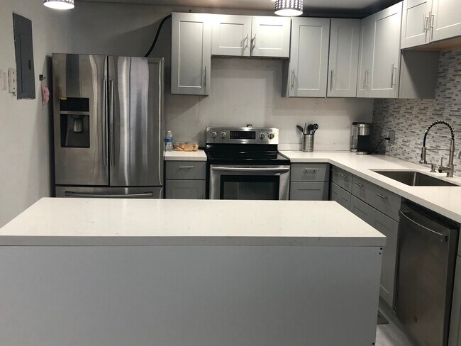 Photo - 13499 Biscayne Blvd