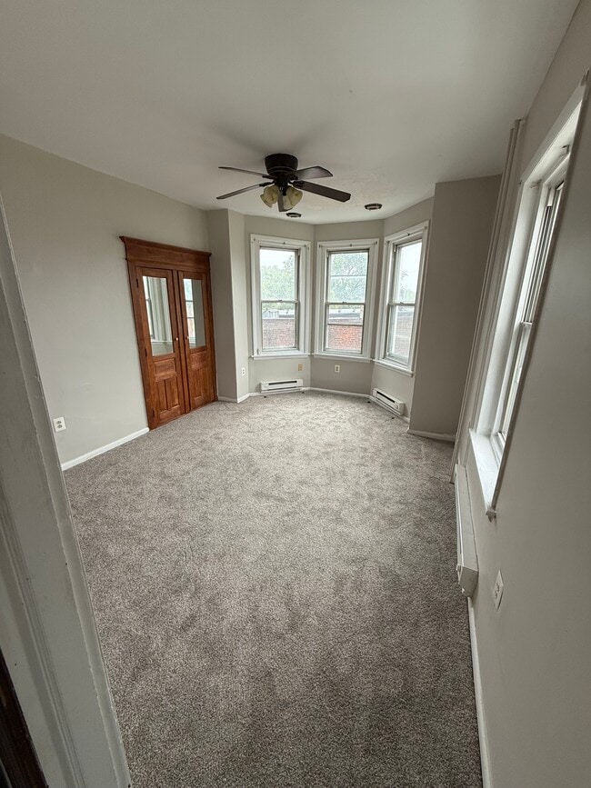 Building Photo - 4541 Pulaski ave Unit 2B Rental