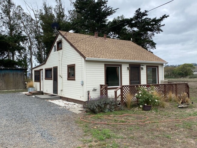 Building Photo - 8080 Valley Ford Rd