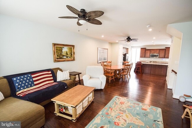 Photo - 1438 Honeylocust Dr