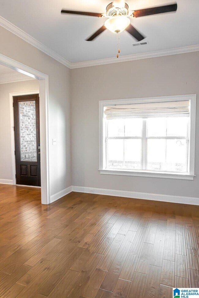 Photo - 349 Lionel Allen Wy