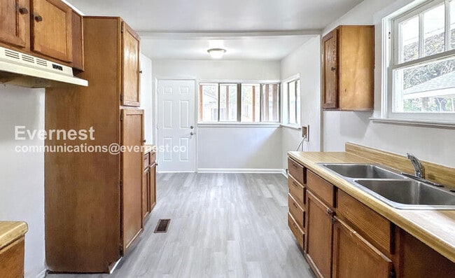 Photo - 3258 Pike Ave