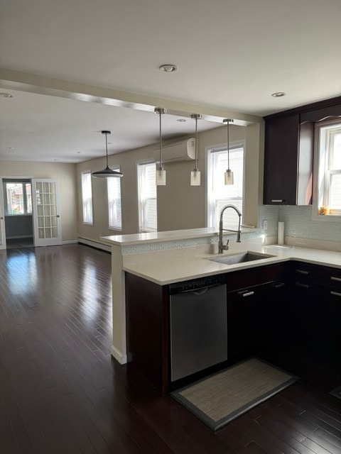 Building Photo - 66-32-32 Booth St