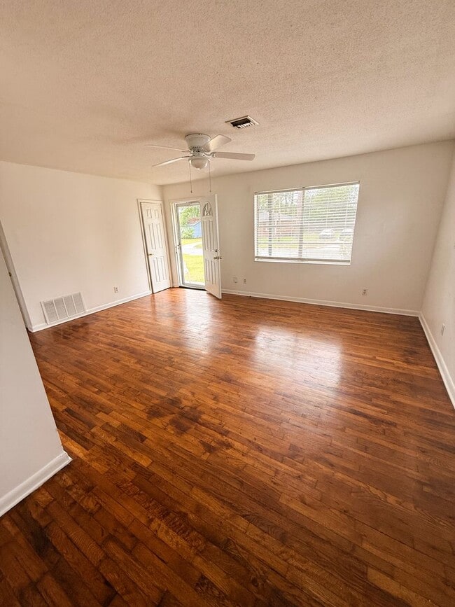 Photo - 1409 Southwood Dr