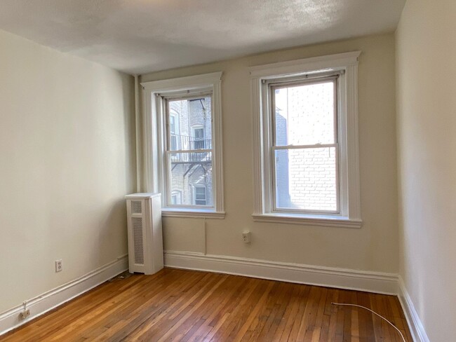 Nice sunny studio next to the Green Line! - Nice sunny studio next to the Green Line! Casa