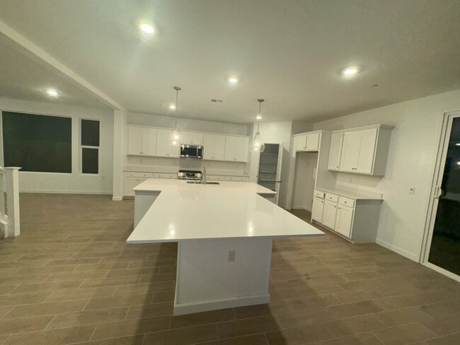 Photo - 1053 Traverse Dr S