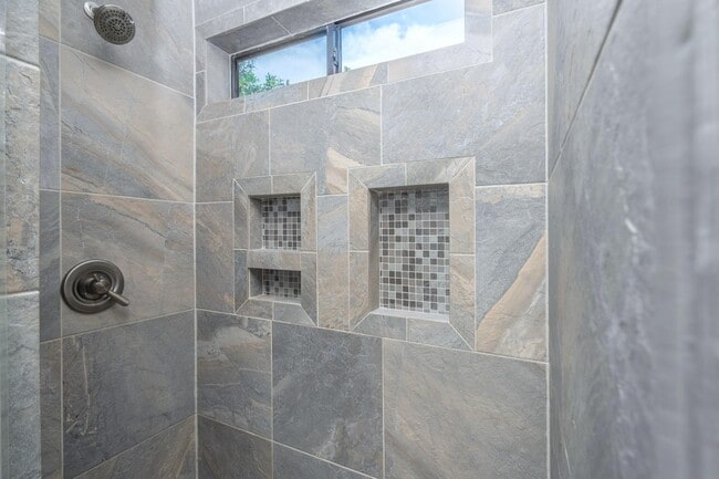 Building Photo - 4302 Spencer St