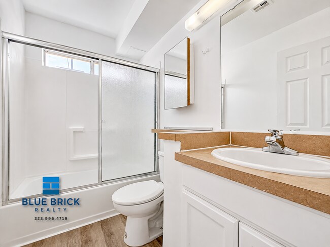 Photo - 7308 Canby Ave Unidad 5