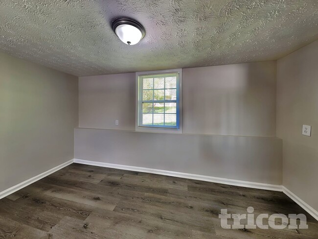 Photo - 868 Ashwood Crossing