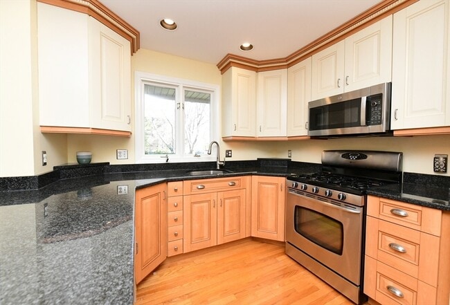 Photo - 4 Bittersweet Ln Unit 4G - Yearly