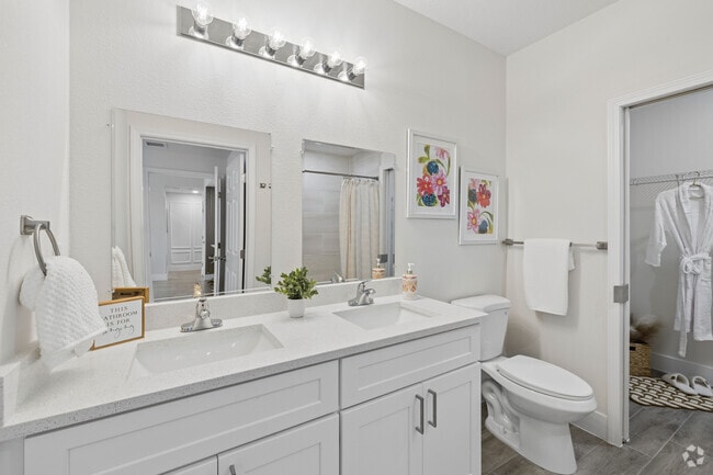 2BR, 2BA - 1,100SF - Primary Bathroom