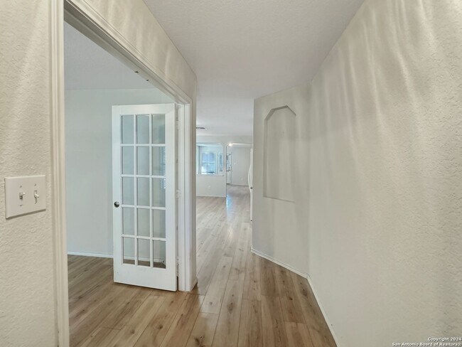 1 STORY 3 BEDROOM WITH AN OFFICE AND 2 BAT... - 1 STORY 3 BEDROOM WITH AN OFFICE AND 2 BAT... Casa