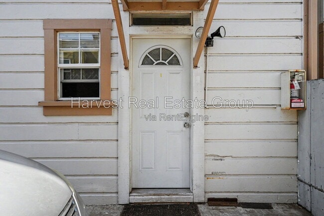 1219 Santa Clara Ave