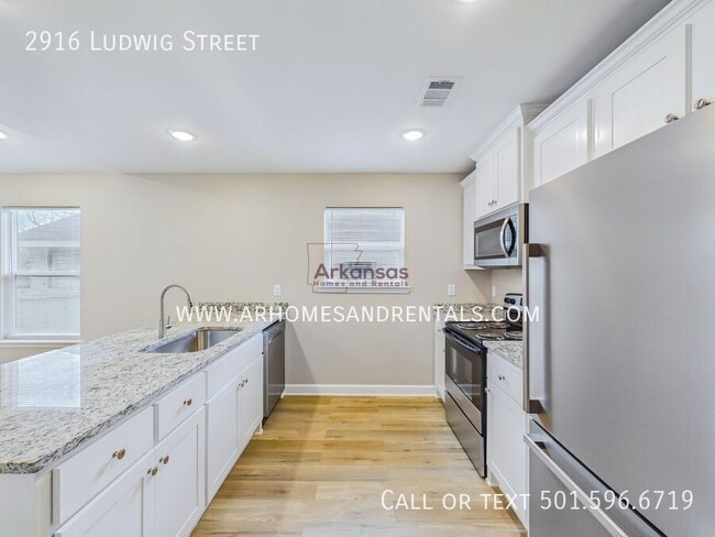 Photo - 2916 Ludwig St