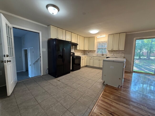 Photo - 209 Allendale Dr
