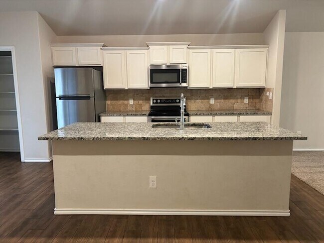 Photo - 14005 Vernon Ave