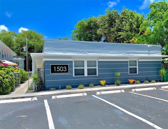 Building Photo - 1503 NE 4th Ct Unit 3 Rental
